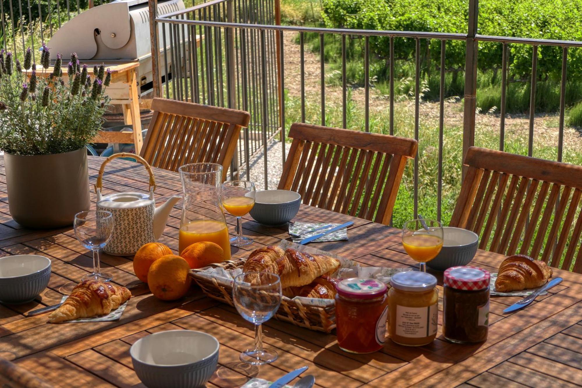 L'O De Vigne, Eden In Provence Villa Nyons Bagian luar foto